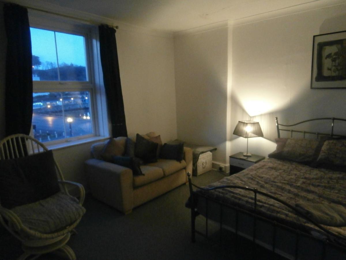 Apartment Beachfront 2 Double Bedroom 2nd Floor *