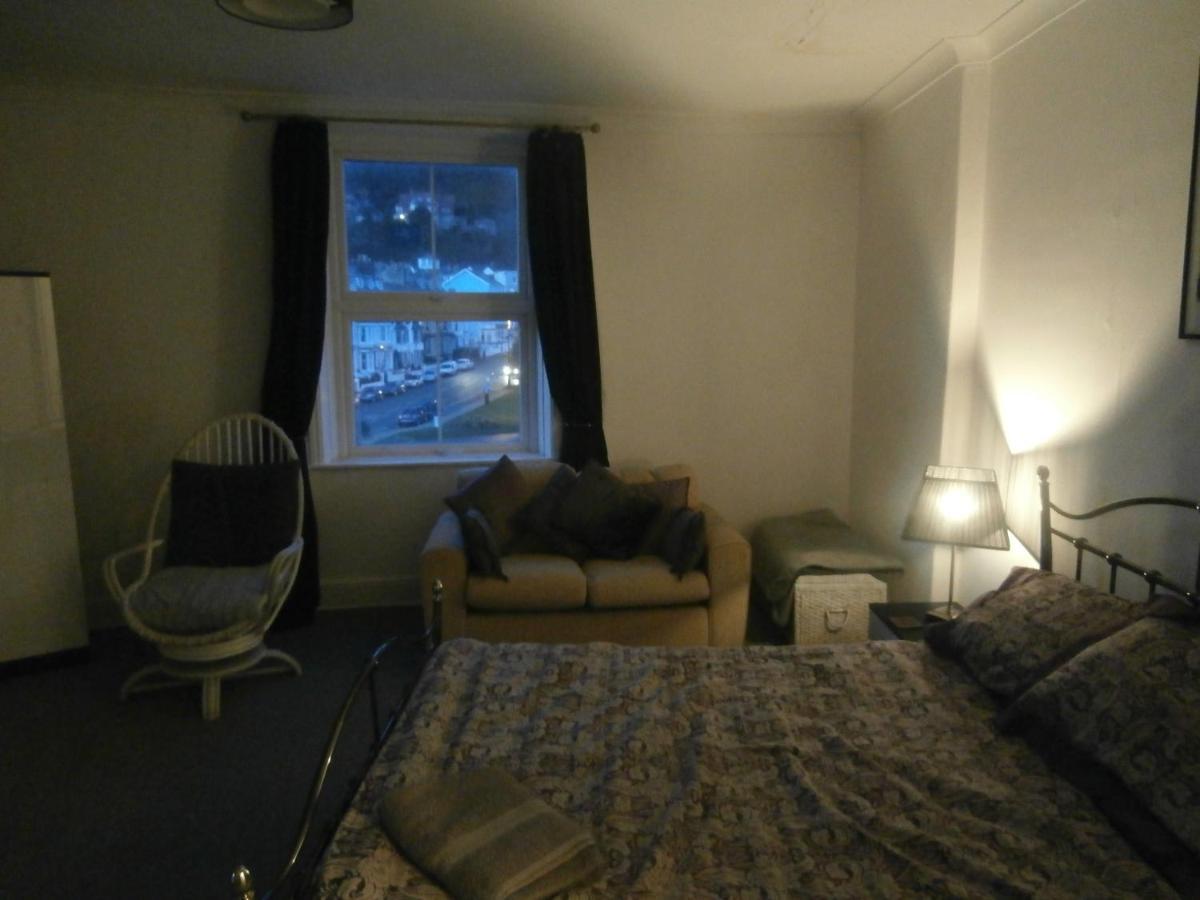 Apartment Beachfront 2 Double Bedroom 2nd Floor Llandudno