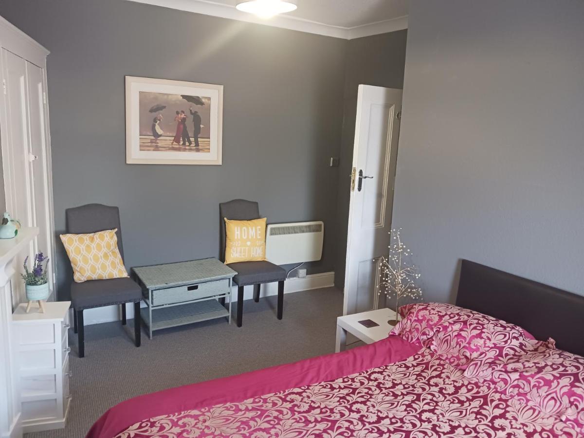 Beachfront 2 Double Bedroom 2nd Floor Apartment